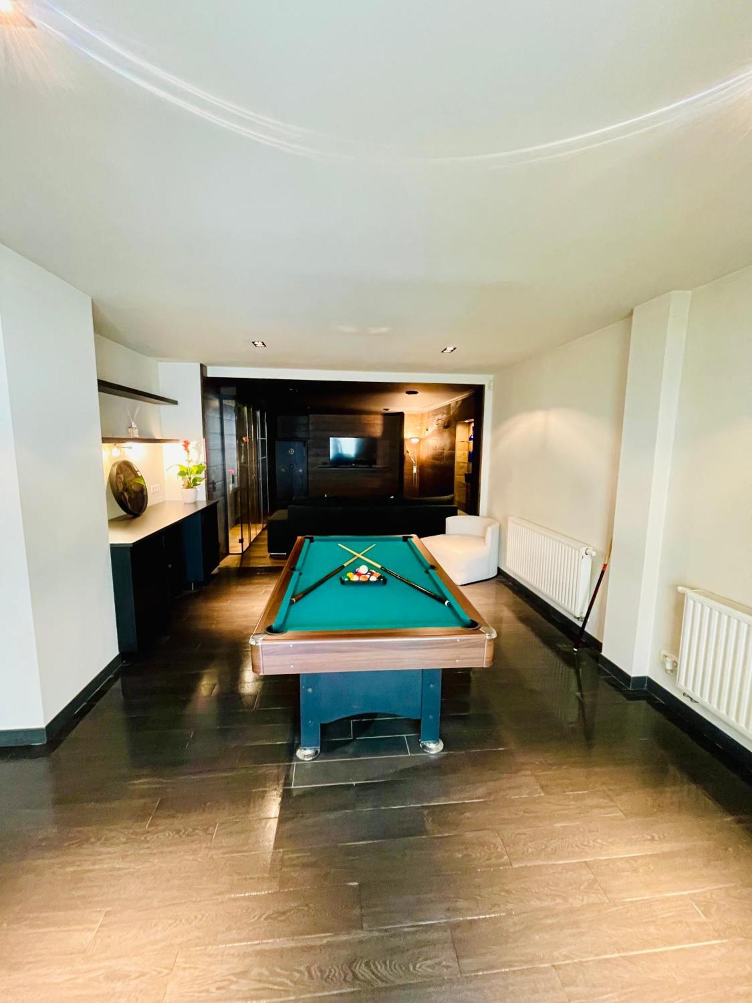 Down Town Spacious Loft Retreat With Private Parking Брюксел Екстериор снимка